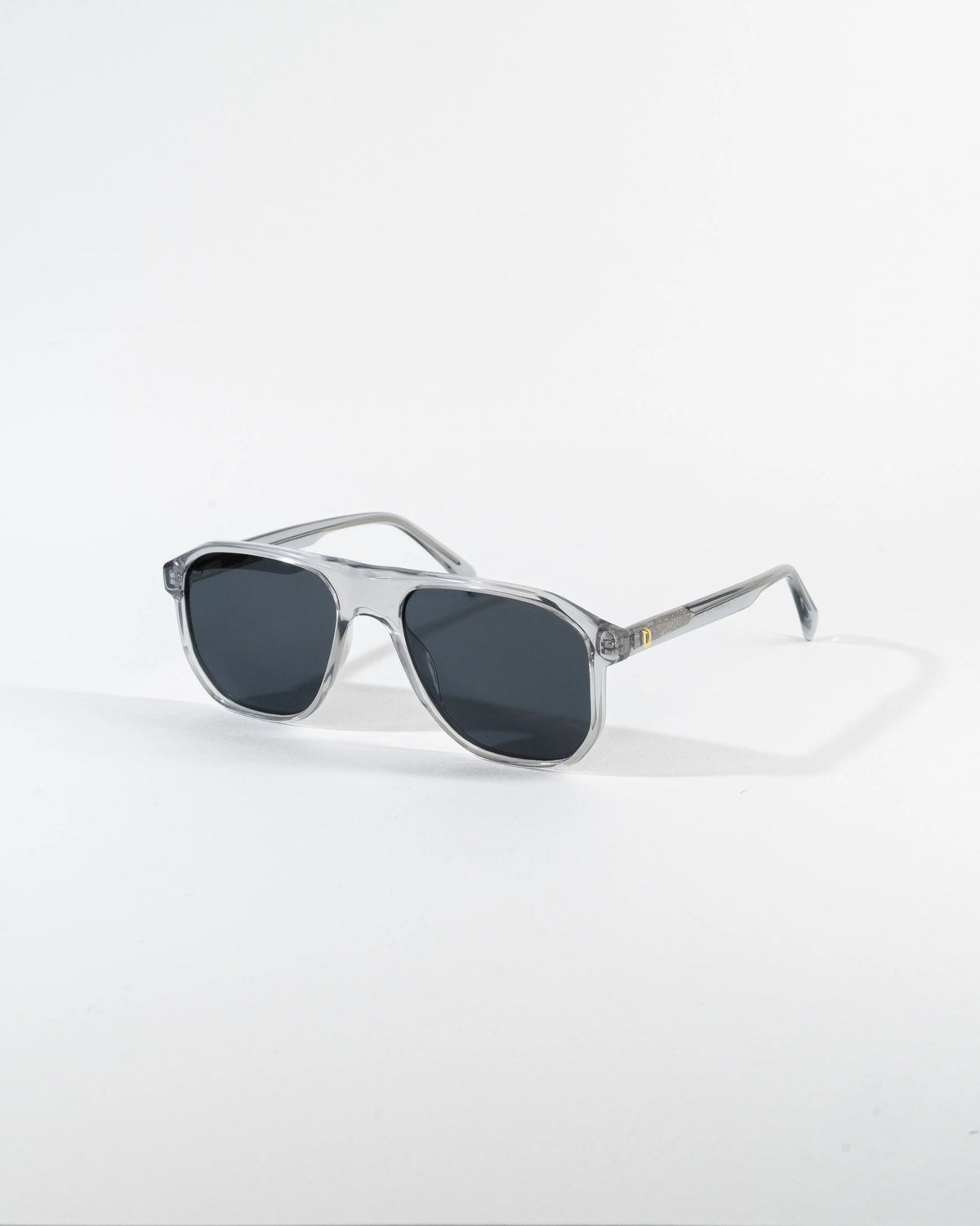 High-quality acetate polarized sunglasses with UV 400 protection