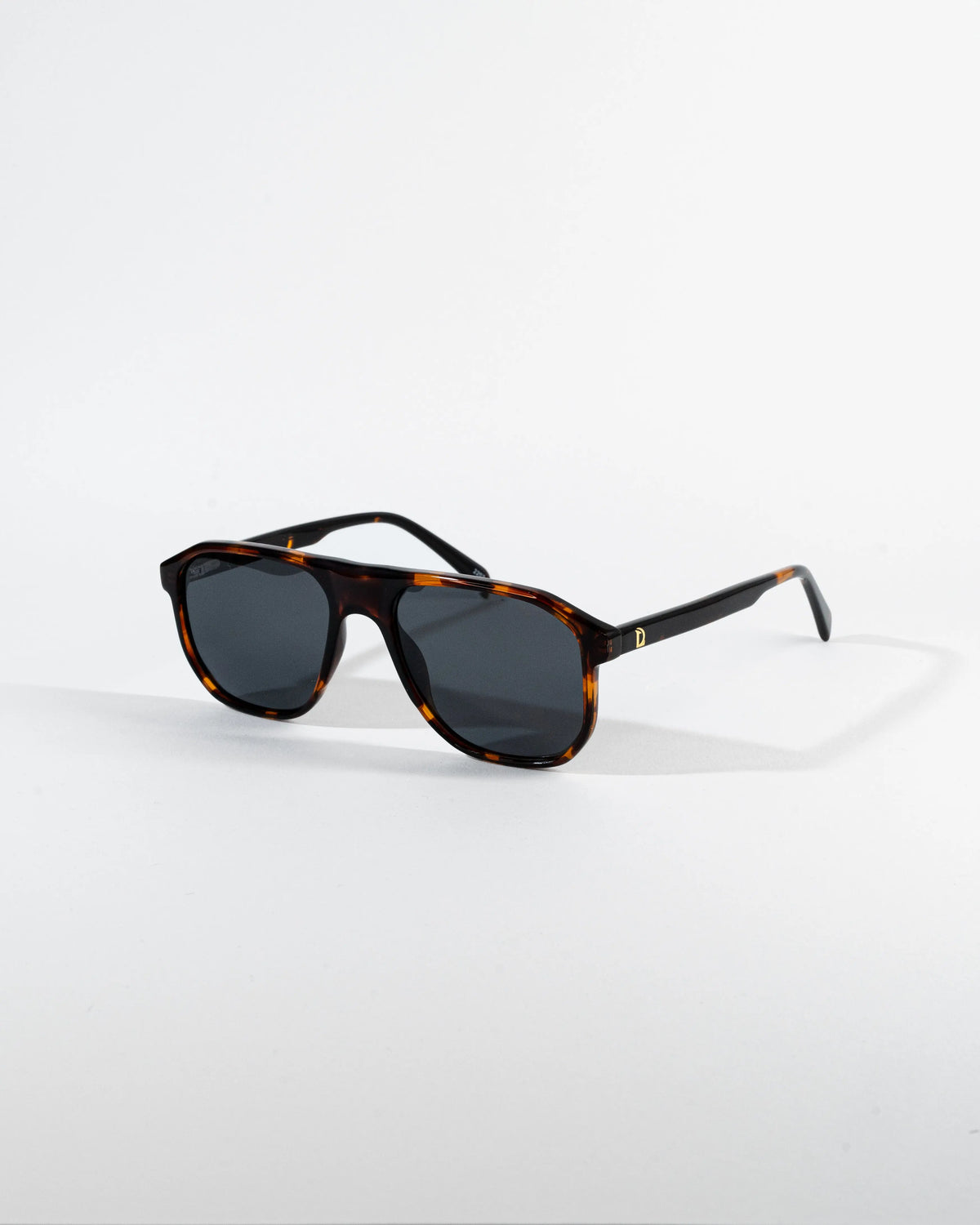 High-quality acetate polarized sunglasses with UV 400 protection