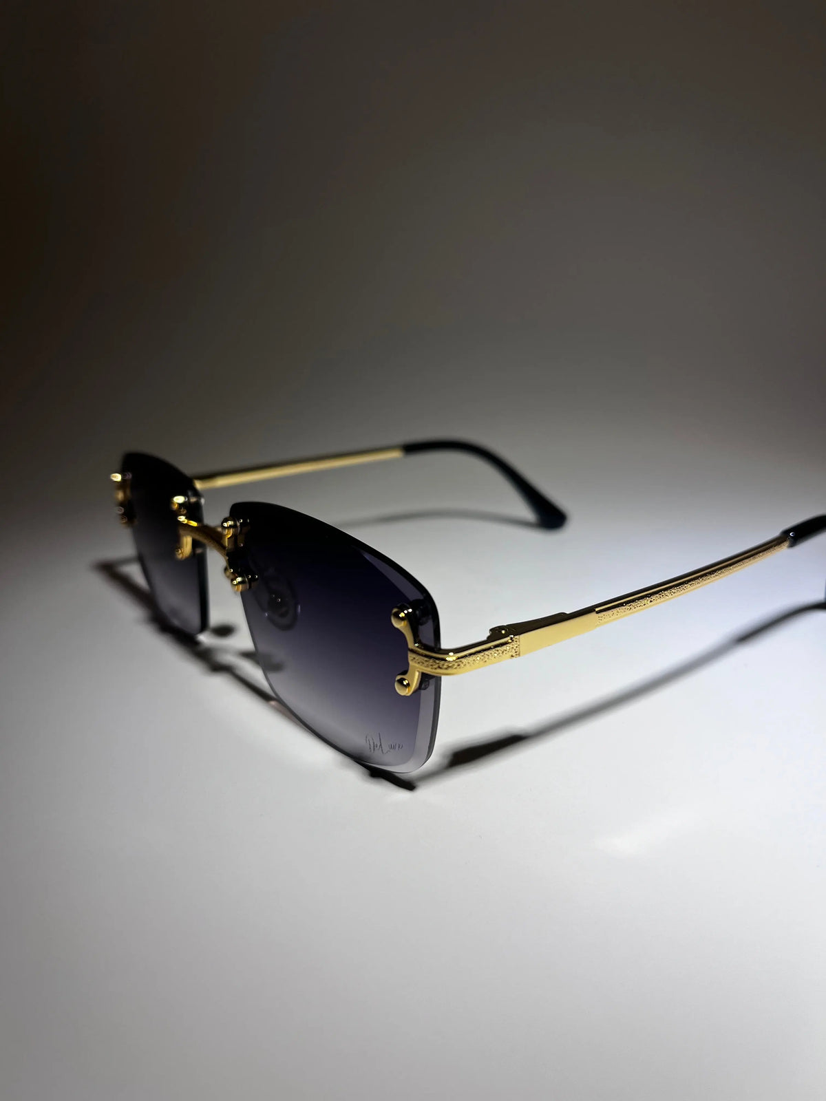 Frameless '23 UV 400 Sunglasses - DeLuxe YUL