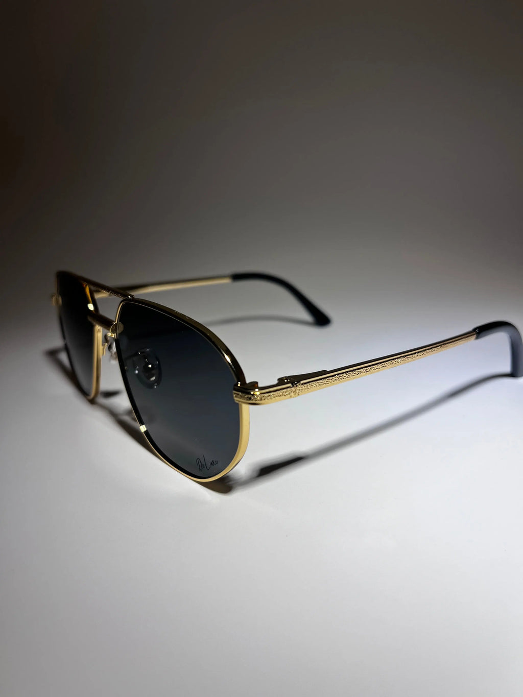 Oval UV 400 Sunglasses - DeLuxe YUL