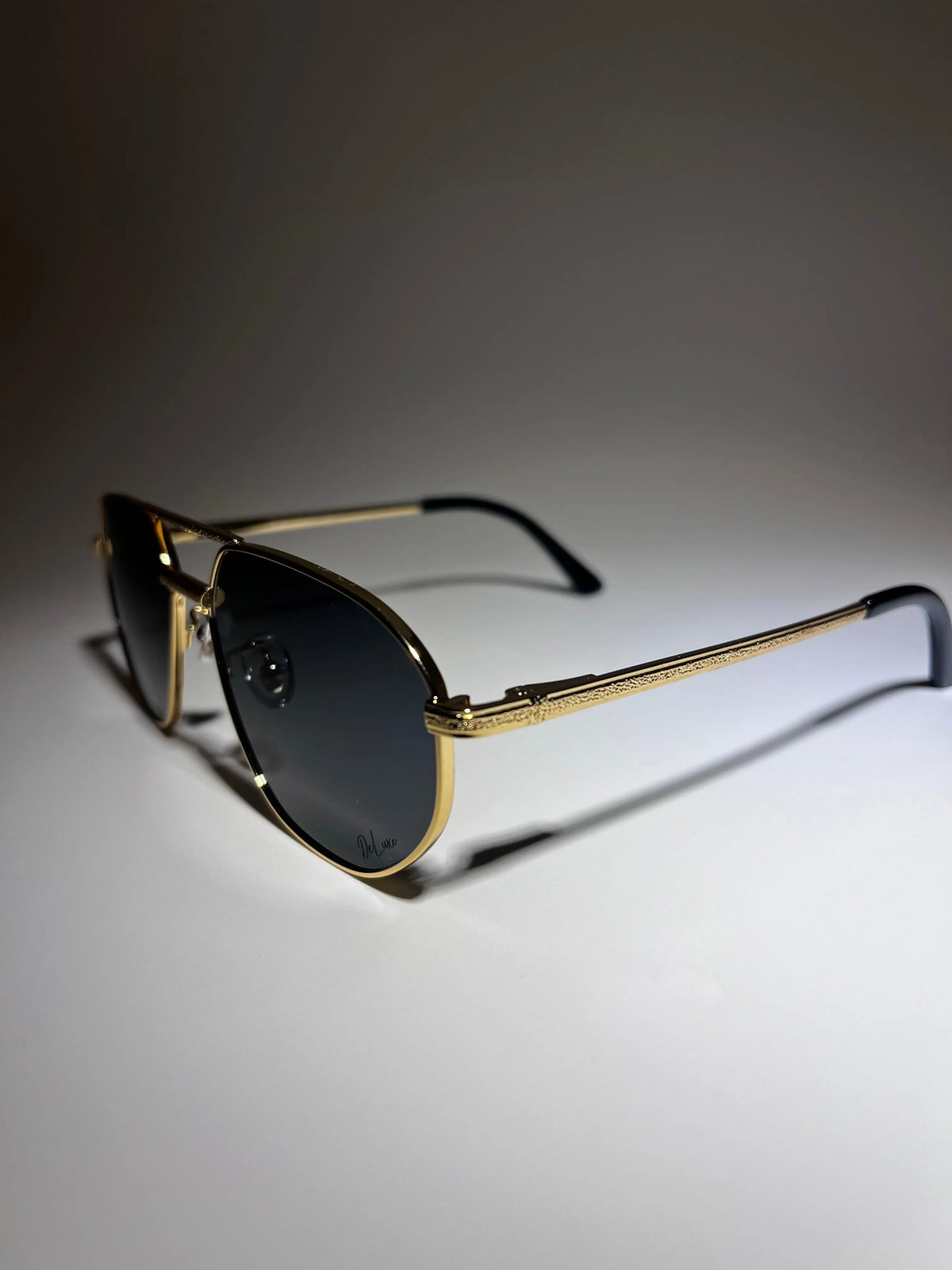 Oval UV 400 Sunglasses - DeLuxe YUL