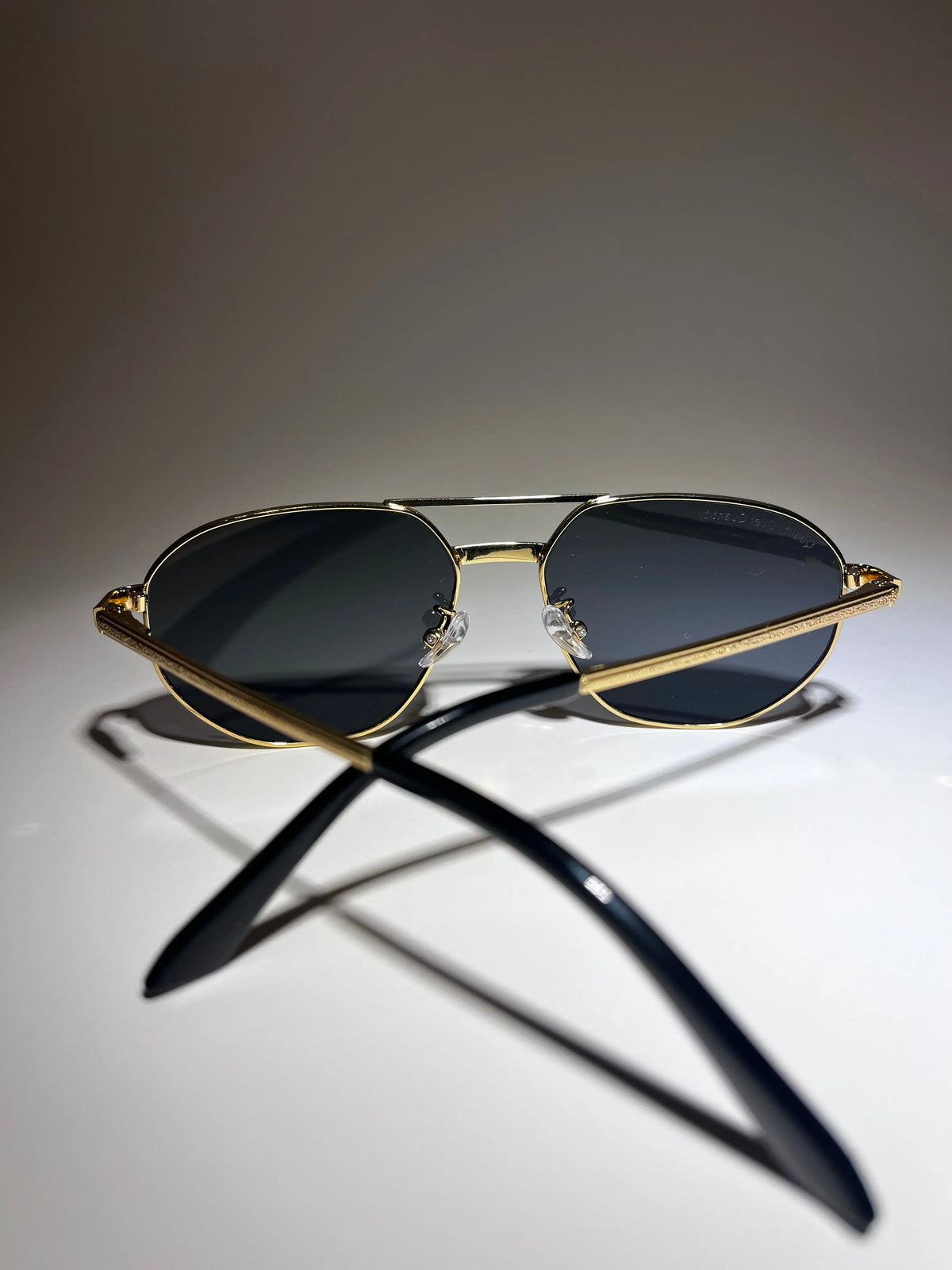 Oval UV 400 Sunglasses - DeLuxe YUL