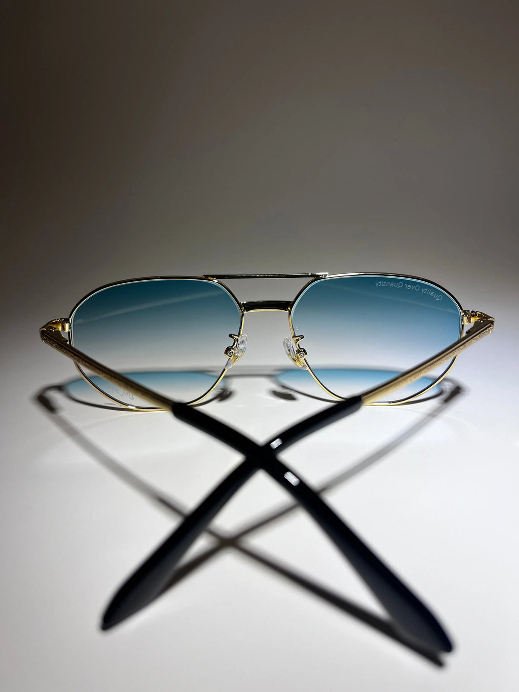 Oval UV 400 Sunglasses - DeLuxe YUL