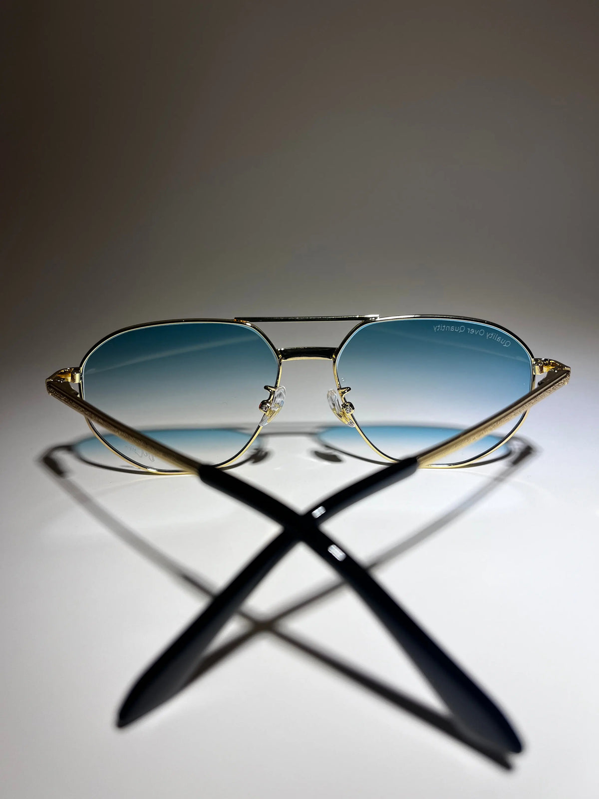 Oval UV 400 Sunglasses - DeLuxe YUL