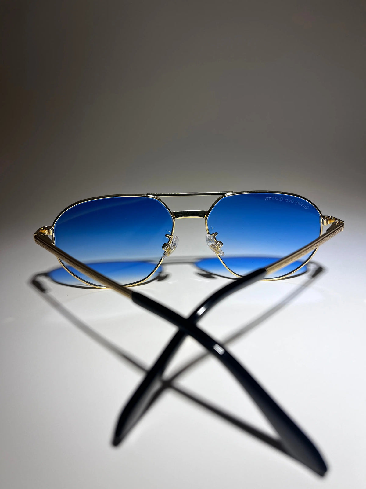Oval UV 400 Sunglasses - DeLuxe YUL