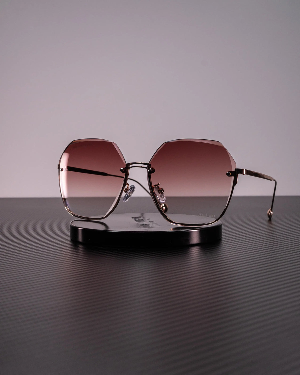 High-quality Oversized sunglasses with UV 400 protection