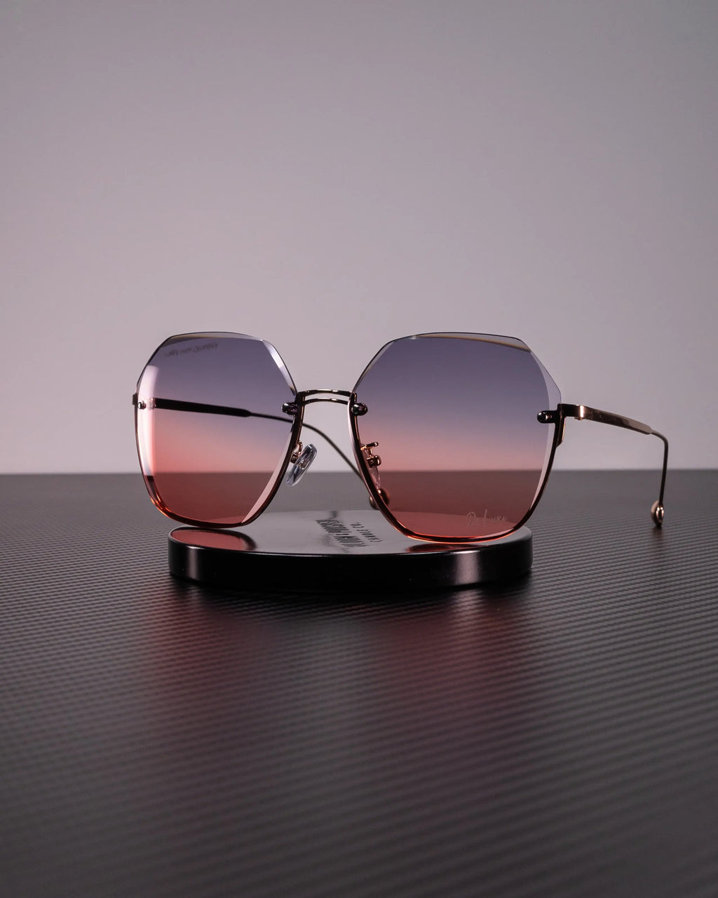 High-quality Oversized sunglasses with UV 400 protection