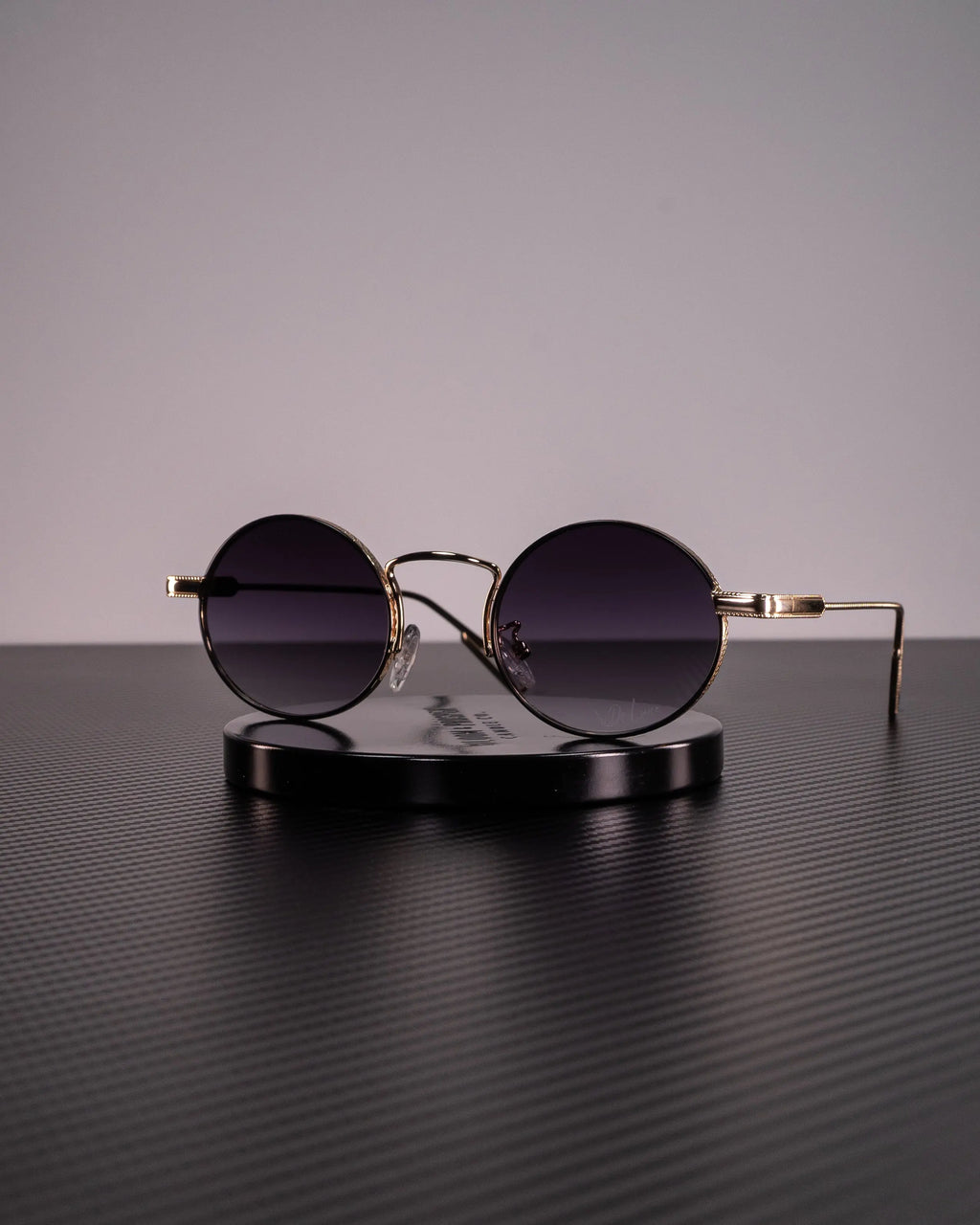 High-quality Round sunglasses with UV 400 protection
