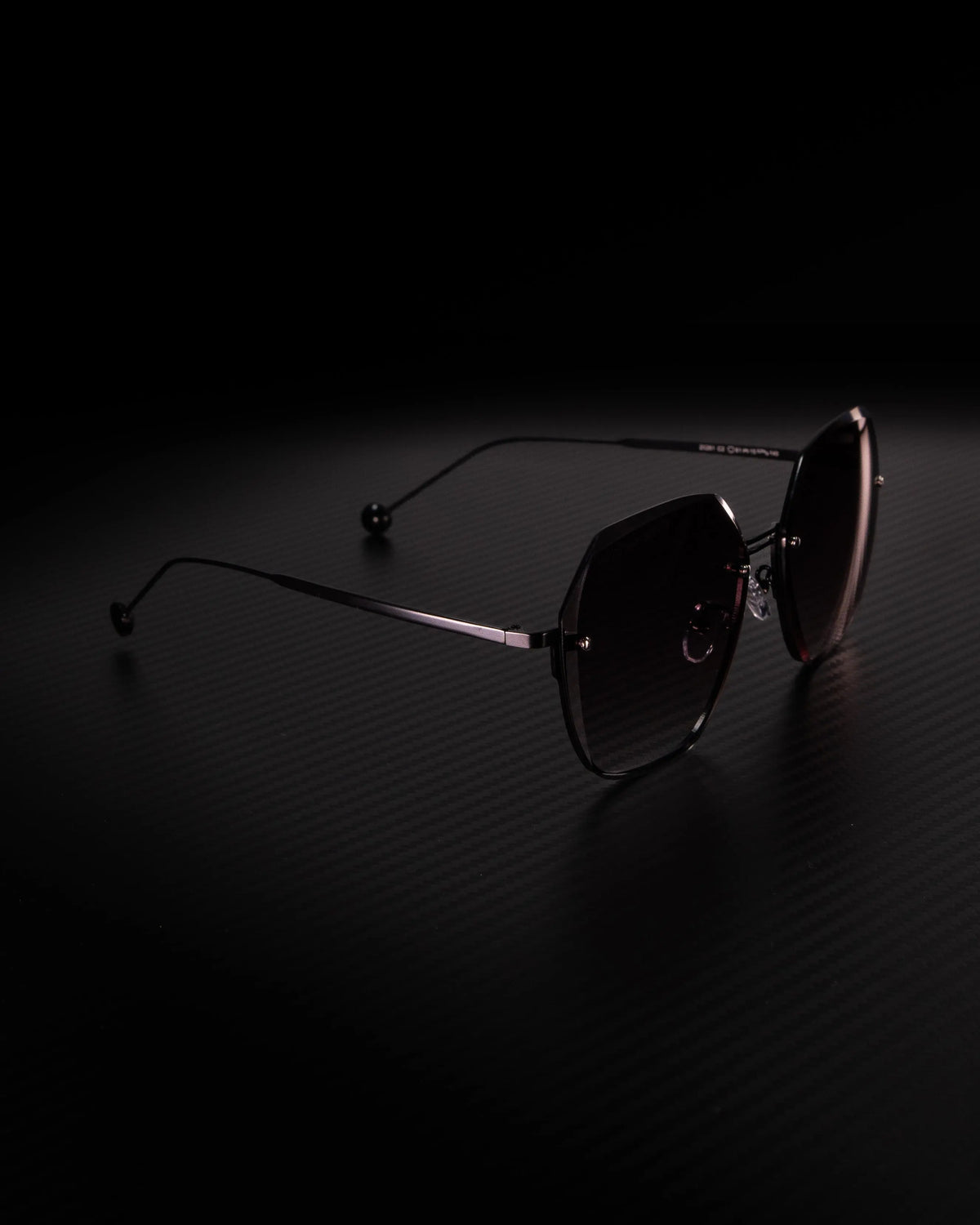 High-quality Oversized sunglasses with UV 400 protection